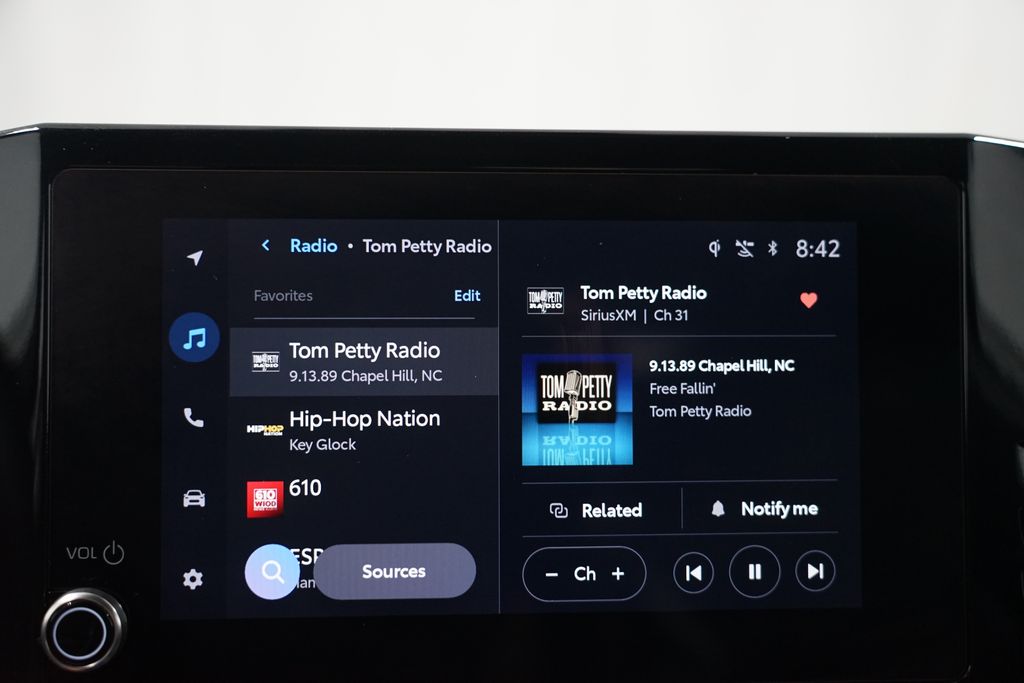 Thumbnail: 2025 Toyota Camry - 18