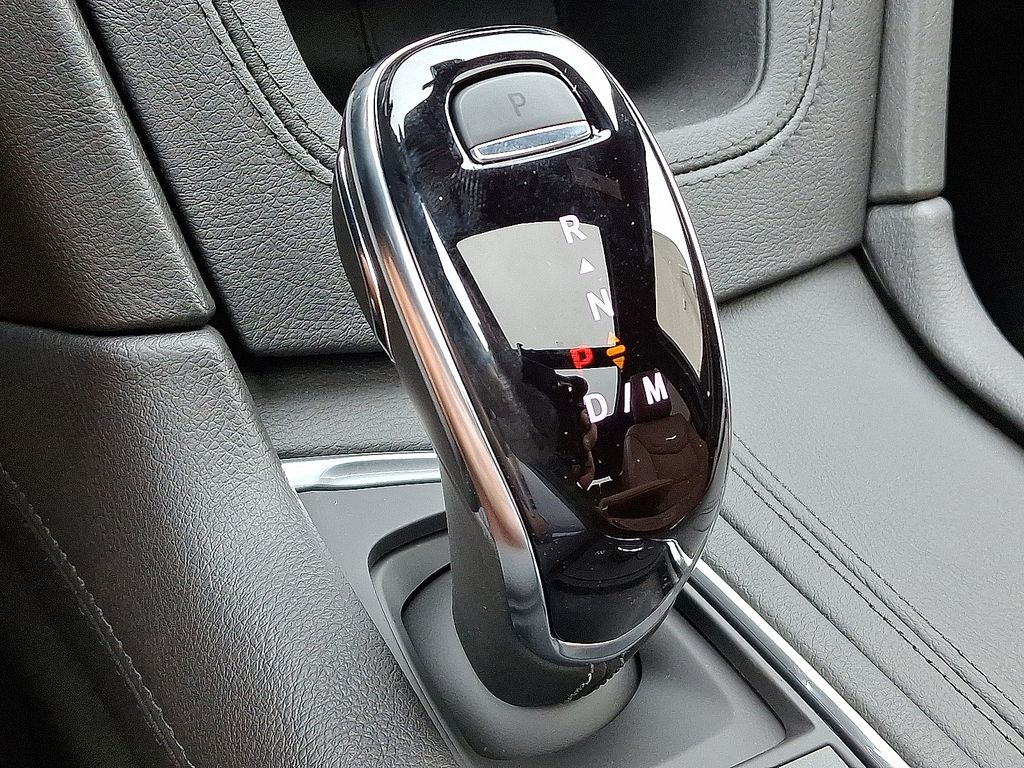 Thumbnail: 2025 Cadillac XT5 - 10