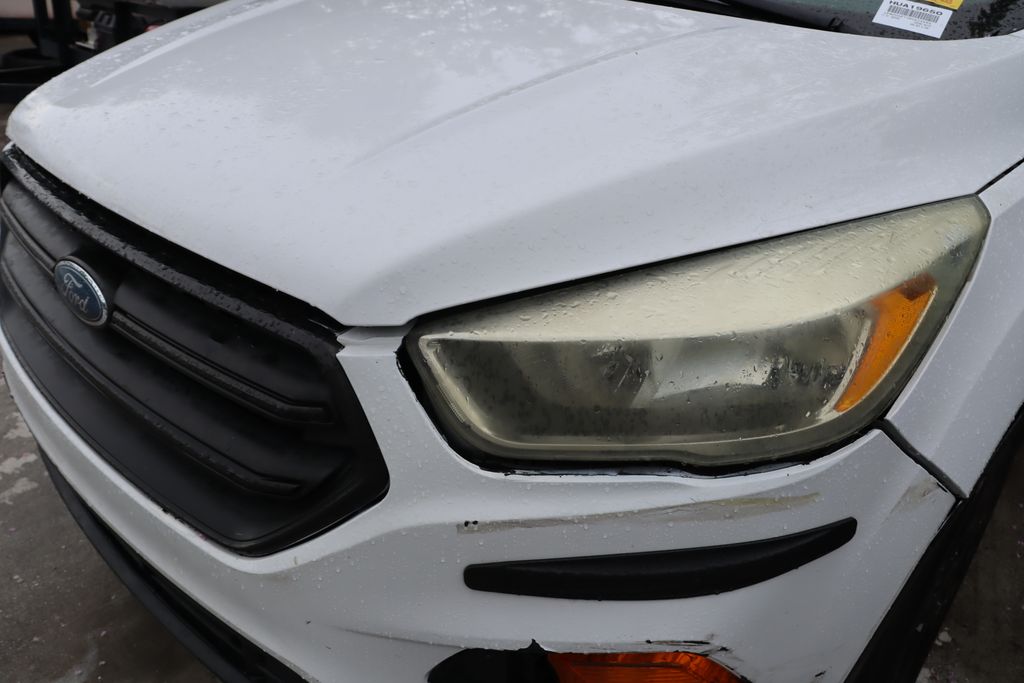 Thumbnail: 2017 Ford Escape - 3