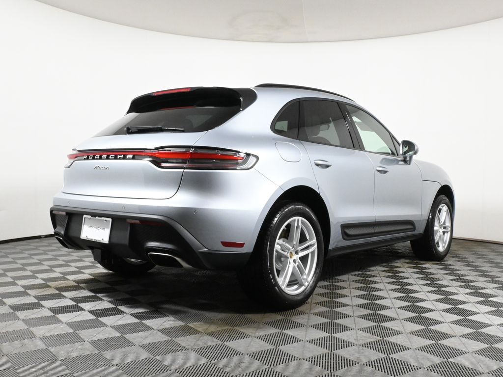 Thumbnail: 2025 Porsche Macan - 7