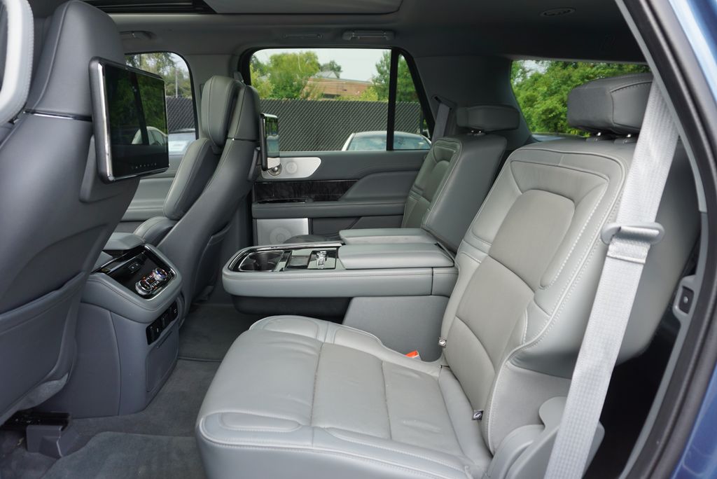 Thumbnail: 2019 Lincoln Navigator - 12