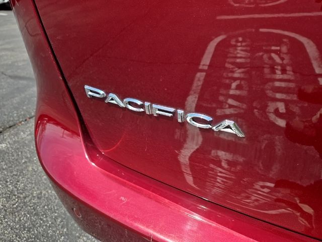 2017 Chrysler Pacifica  11