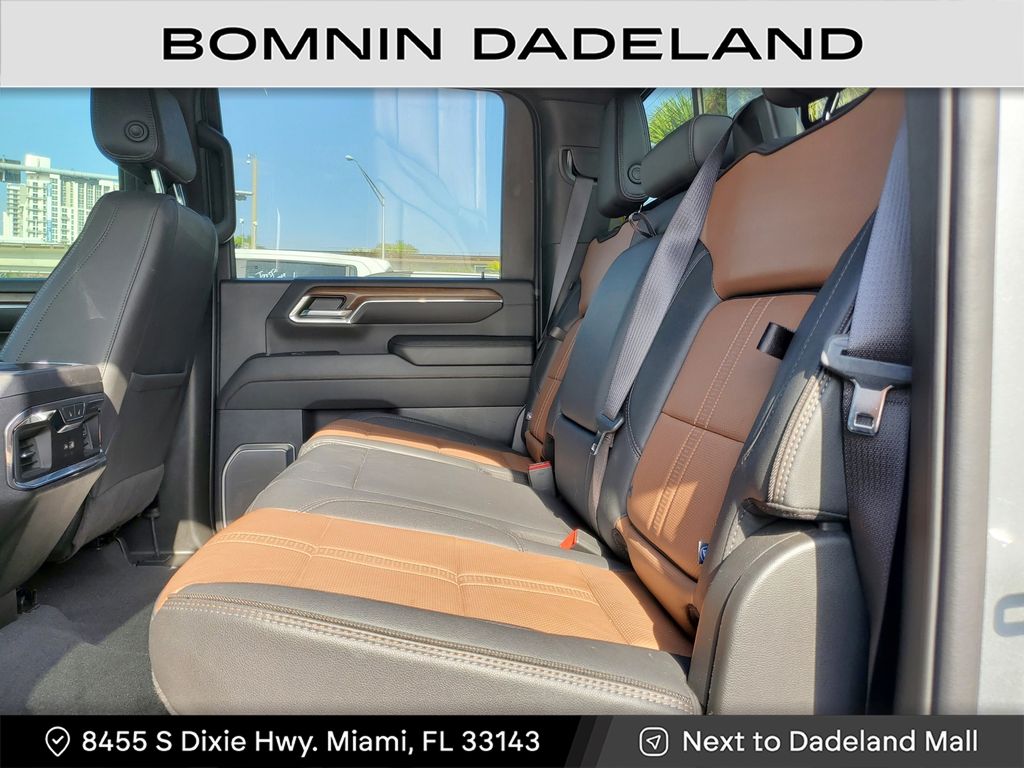 2024 Chevrolet Silverado 3500HD High Country photo