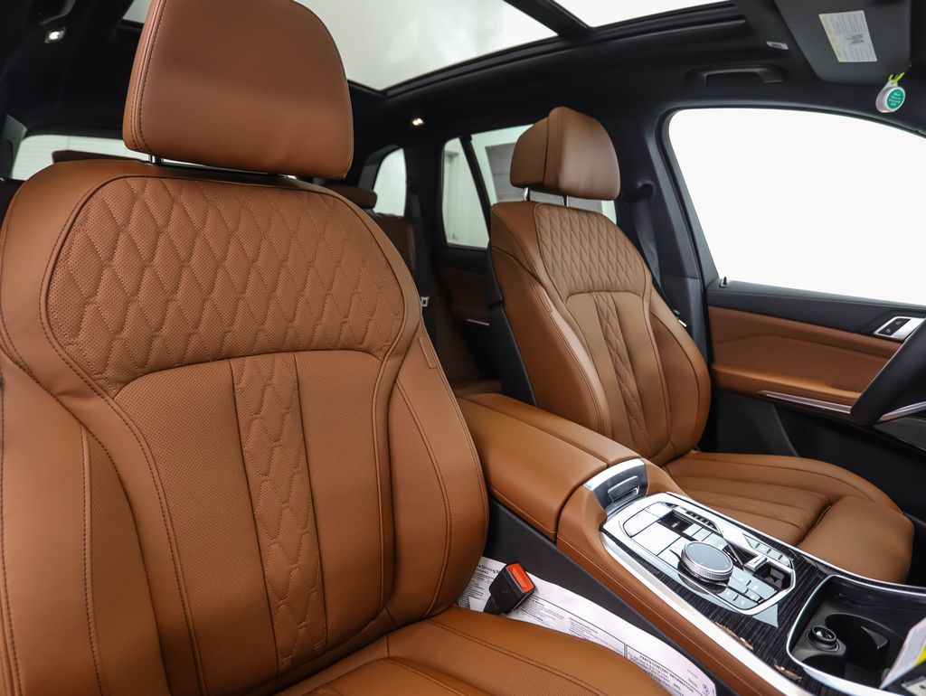 Thumbnail: 2026 BMW X5 - 32