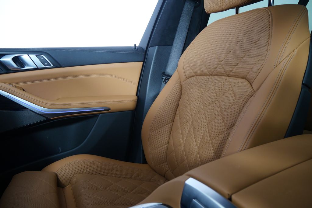 2025 BMW X7 xDrive40i 30