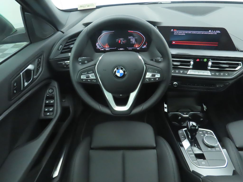 Thumbnail: 2024 BMW 2 Series - 10