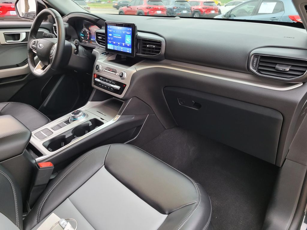 used 2024 Ford Explorer car, priced at $28,000