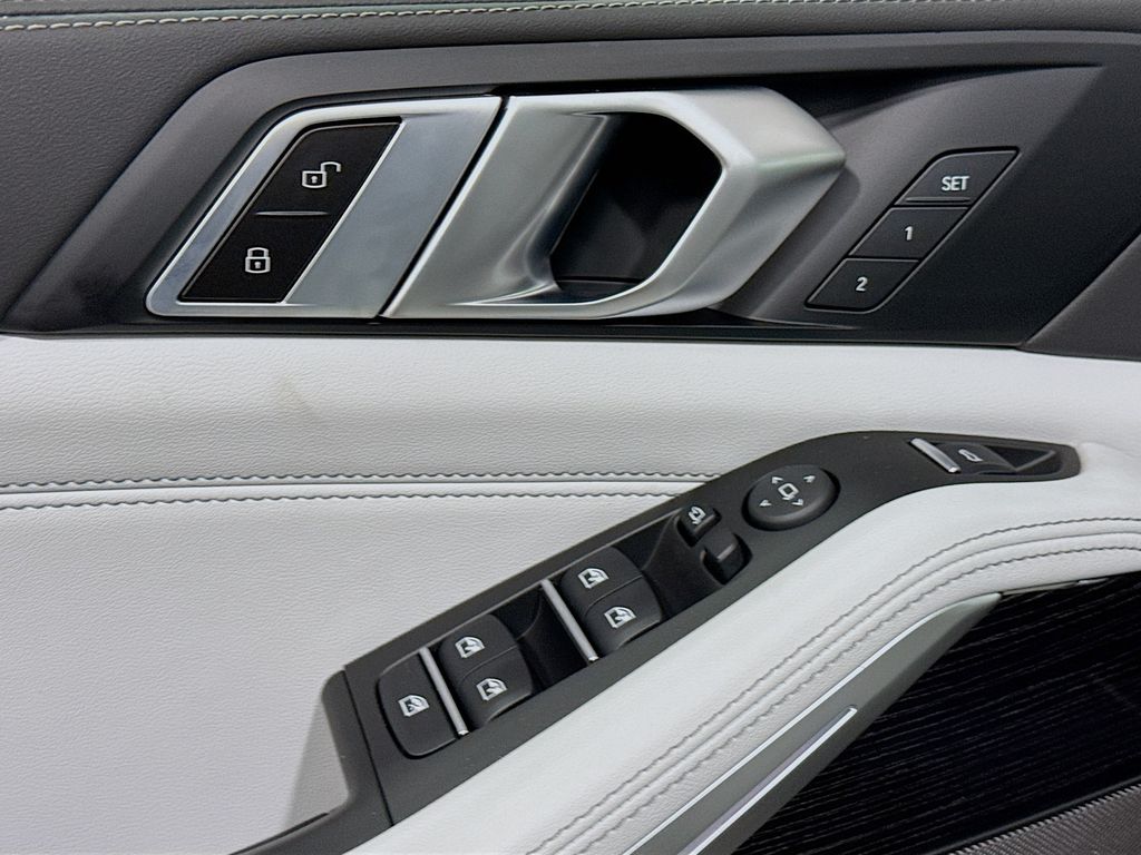 Thumbnail: 2026 BMW X5 - 3