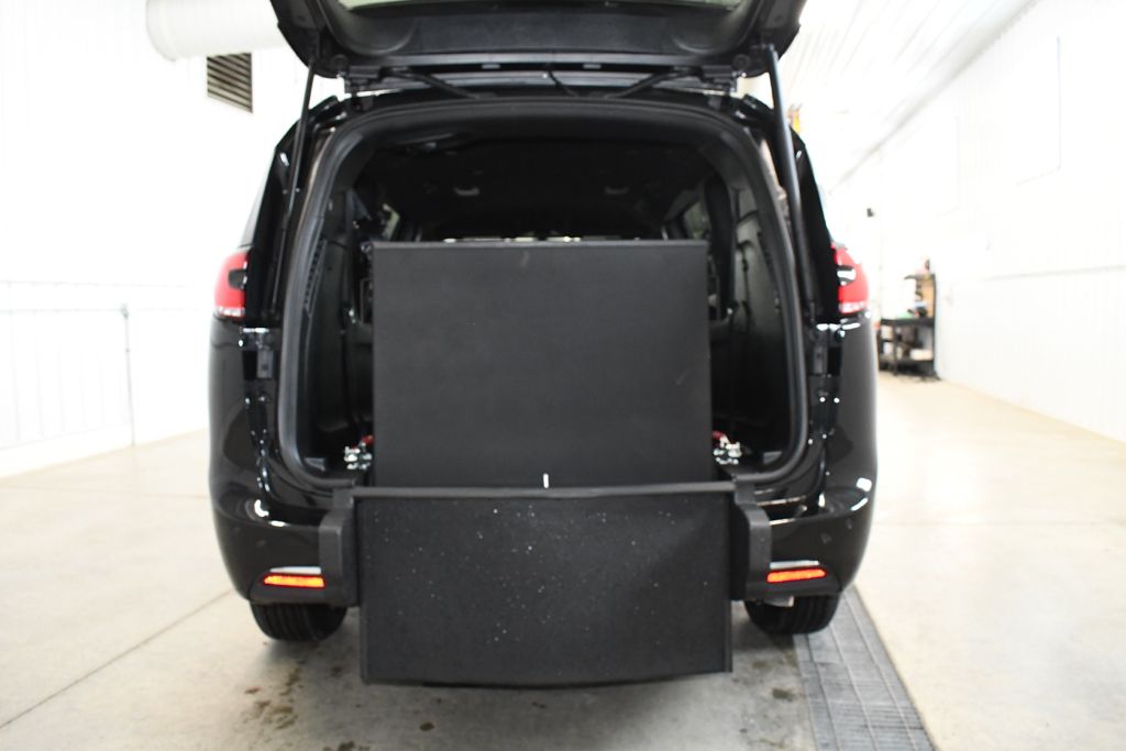 Used 2026 Black Chrysler Select image 8