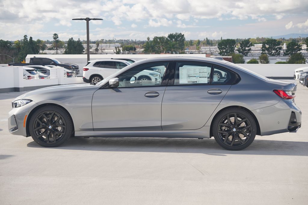 Thumbnail: 2026 BMW 3 Series - 4