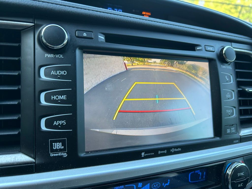 2019 Toyota Highlander Limited 27