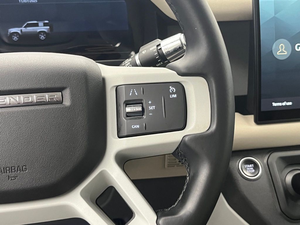 Thumbnail: 2022 Land Rover Defender - 13