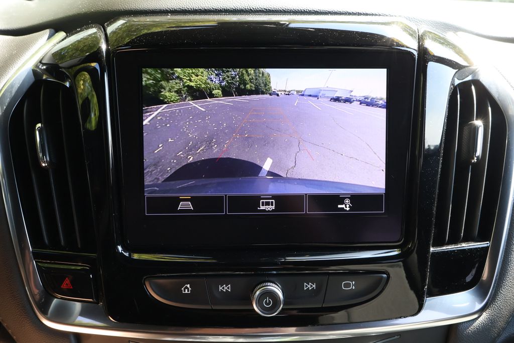 Thumbnail: 2023 Chevrolet Traverse - 18