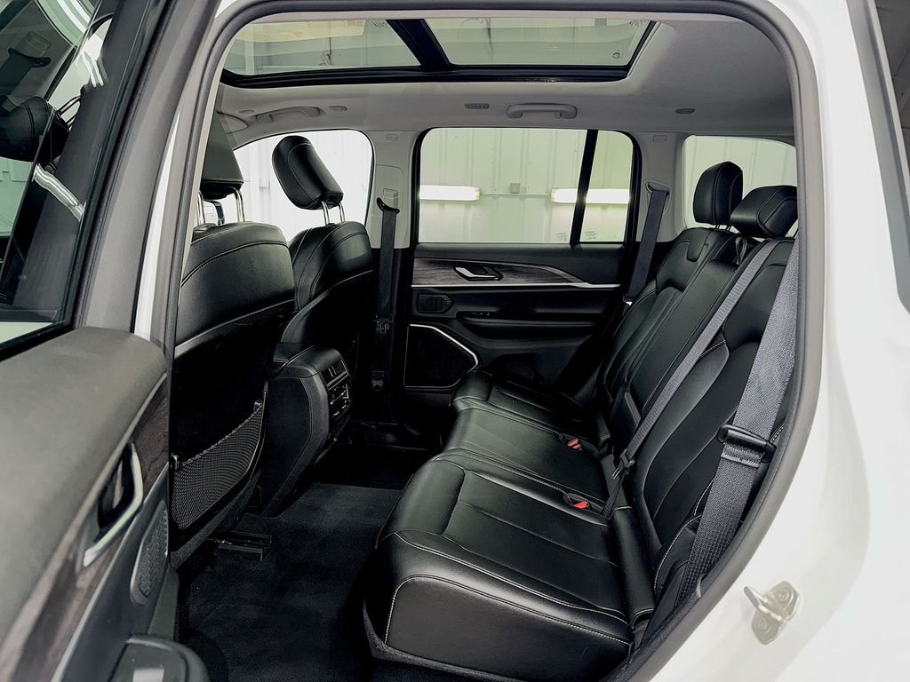 Used 2024 Jeep Grand Cherokee SUV