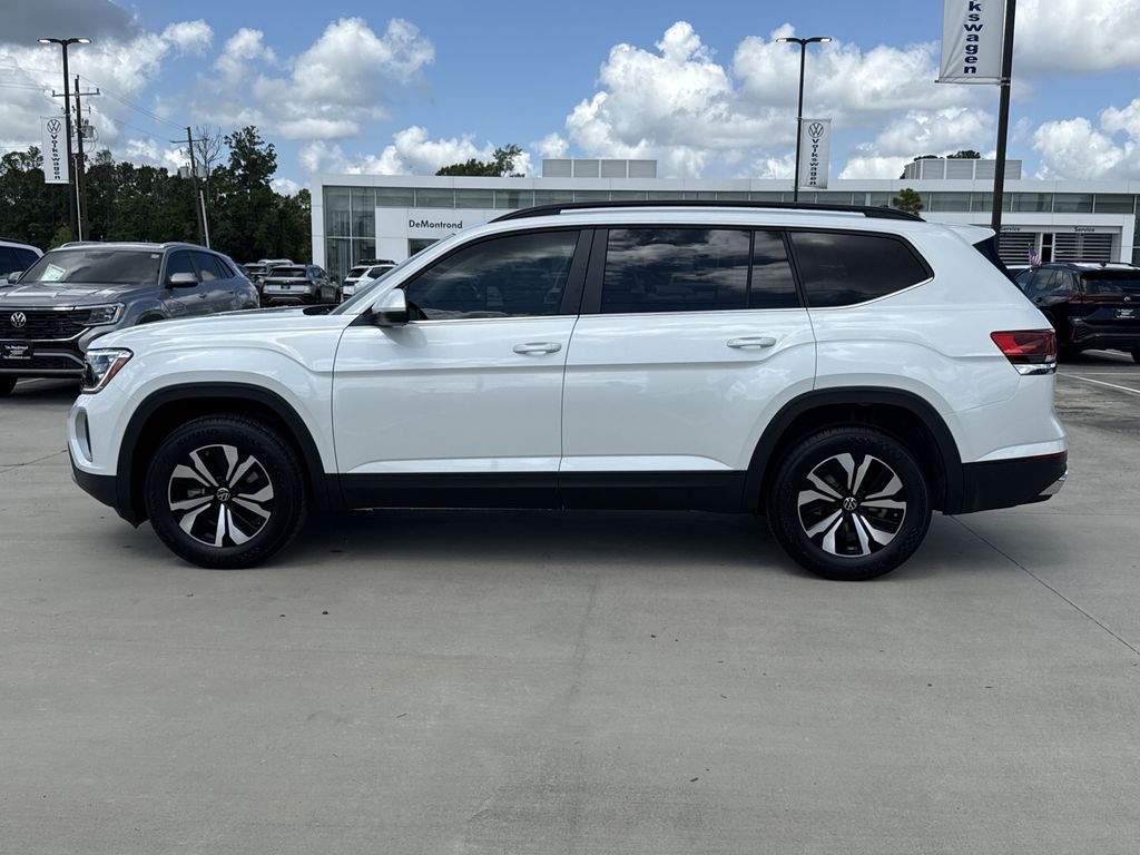 2026 Volkswagen Atlas 2.0T SE White at Bayshore Chrysler Jeep Dodge Ram
