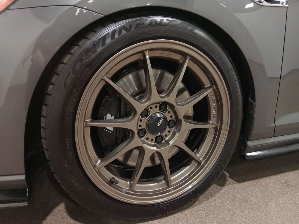 2019 Volkswagen Golf R 2.0T w/DCC & Navigation