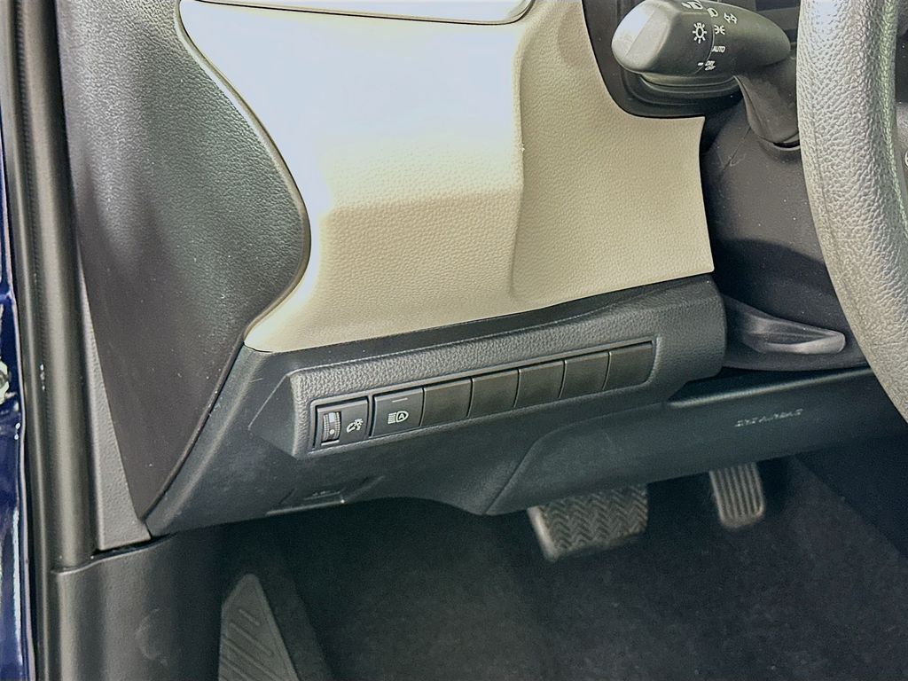 Thumbnail: 2024 Toyota Corolla - 10