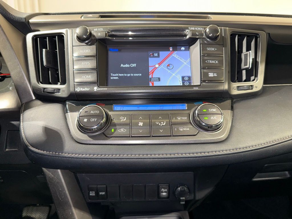 Thumbnail: 2015 Toyota RAV4 - 26