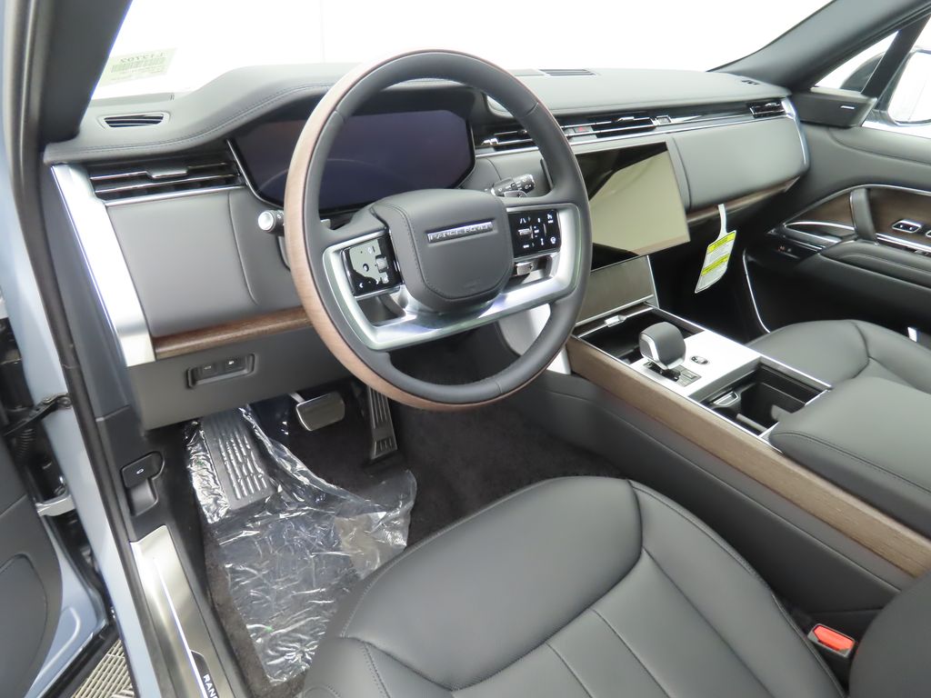 Thumbnail: 2025 Land Rover Range Rover - 9