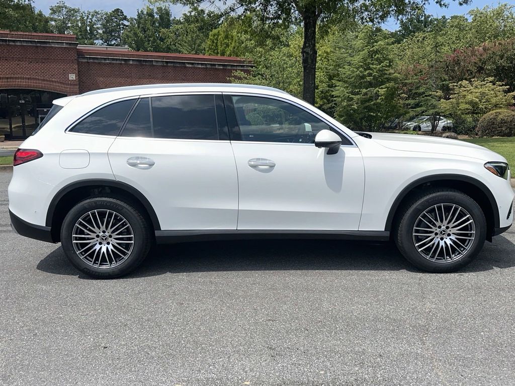 2024 Mercedes-Benz GLC GLC 300 9