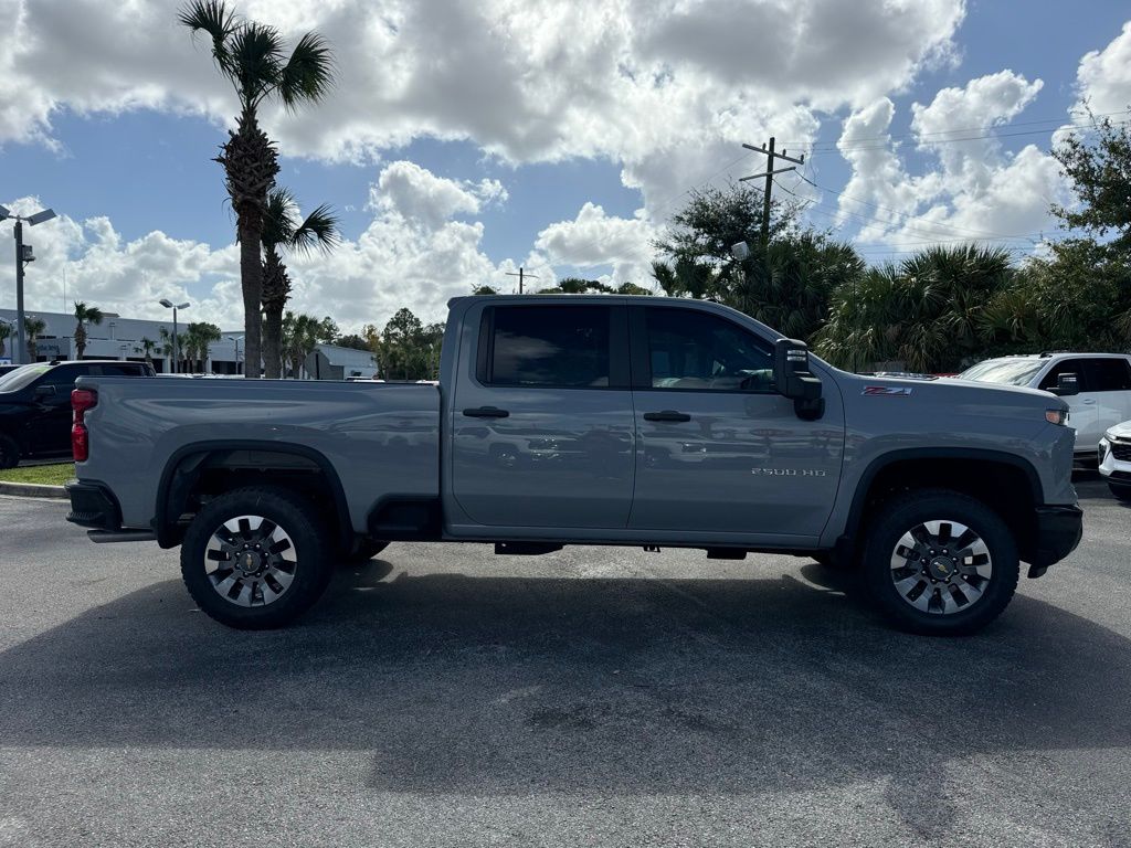 2025 Chevrolet Silverado 2500HD Custom 9