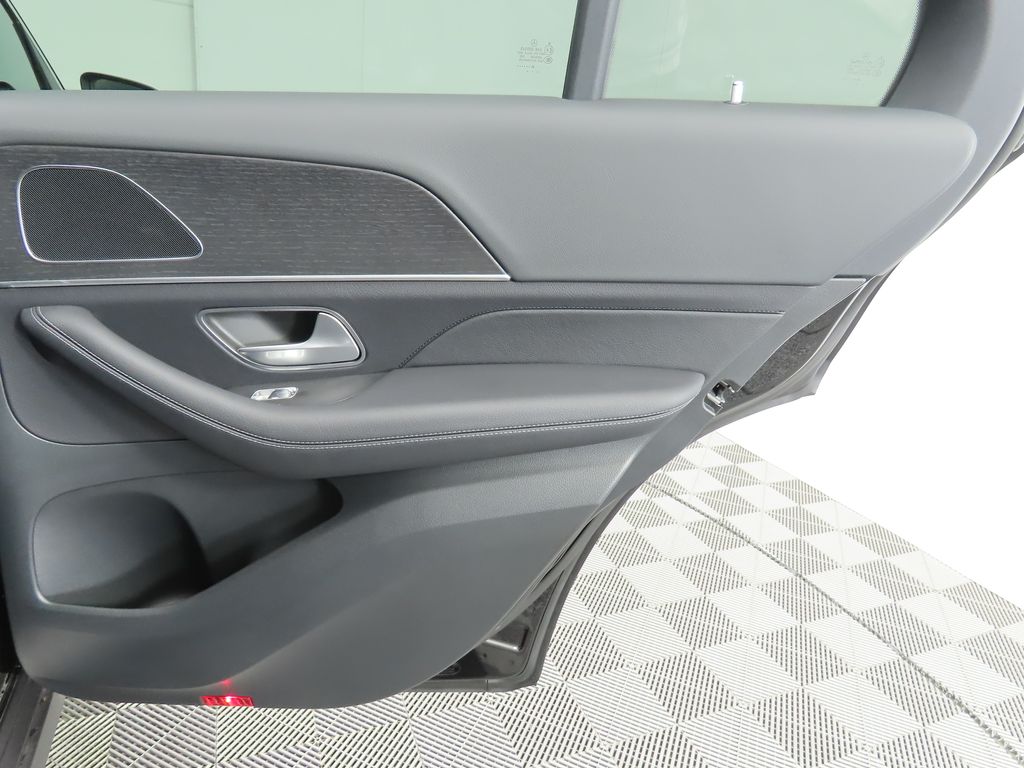 Thumbnail: 2026 Mercedes-Benz GLE - 27