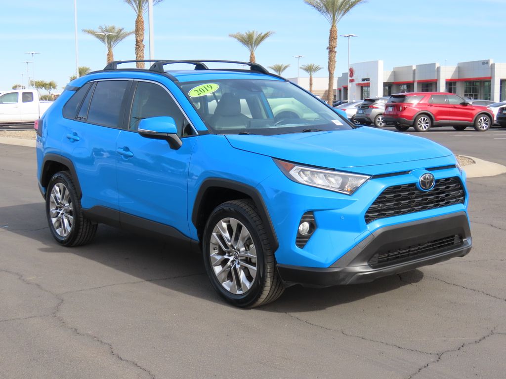 2019 Toyota RAV4 XLE Premium 3