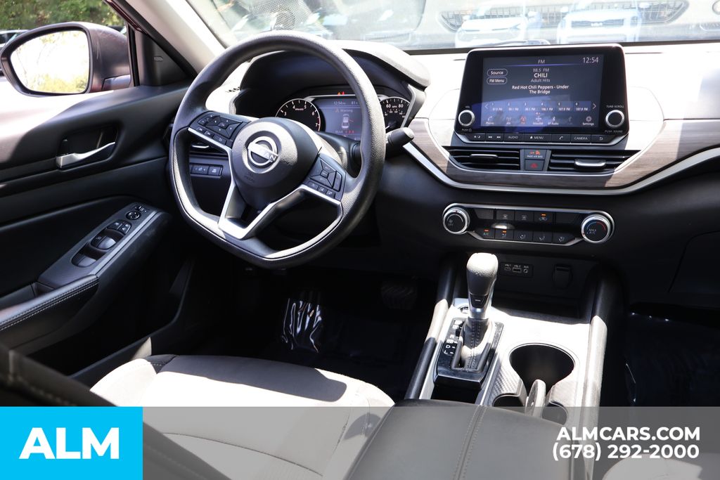 Used 2025 Red Nissan 2.5 SV image 23