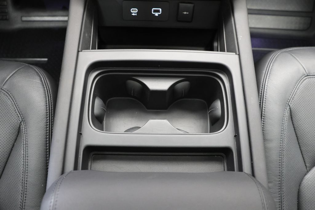 Thumbnail: 2024 Land Rover Defender - 24