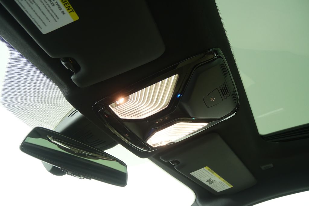 Thumbnail: 2023 BMW i4 - 20