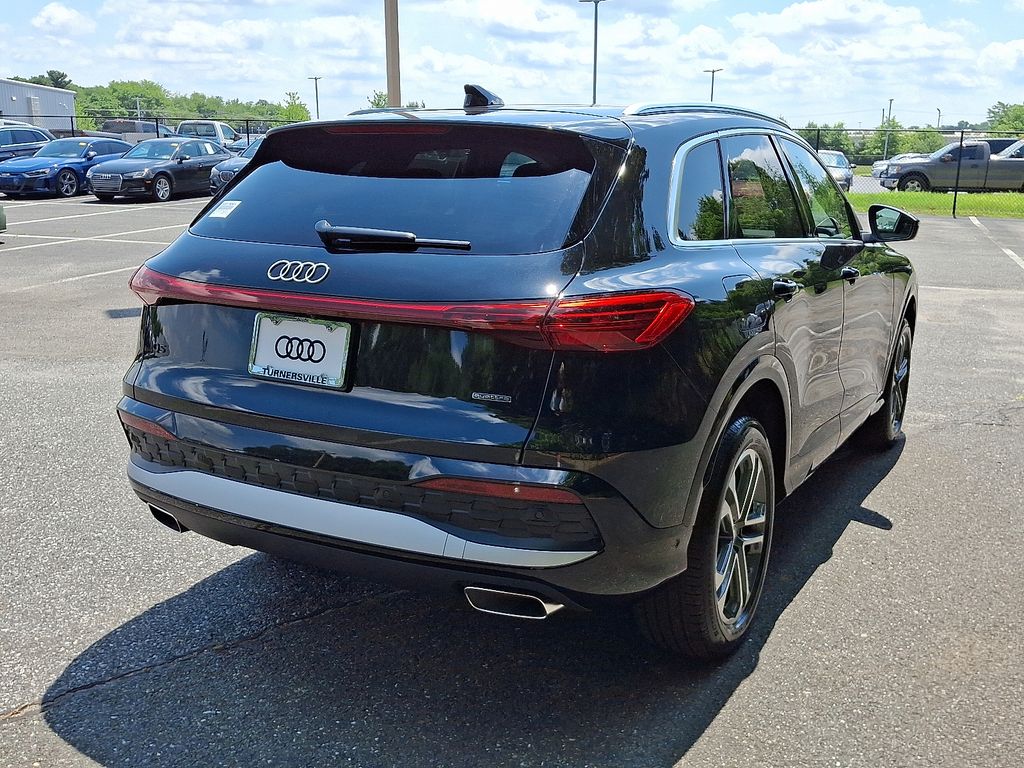Thumbnail: 2025 Audi Q5 - 4