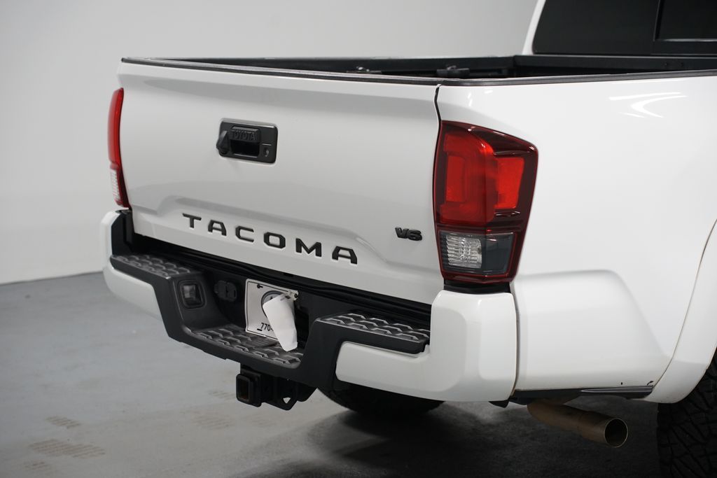 Thumbnail: 2021 Toyota Tacoma - 9