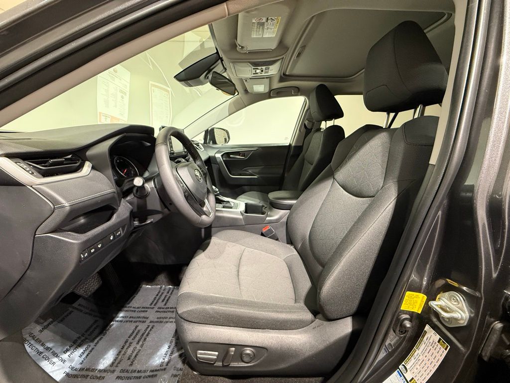 Thumbnail: 2022 Toyota RAV4 - 13