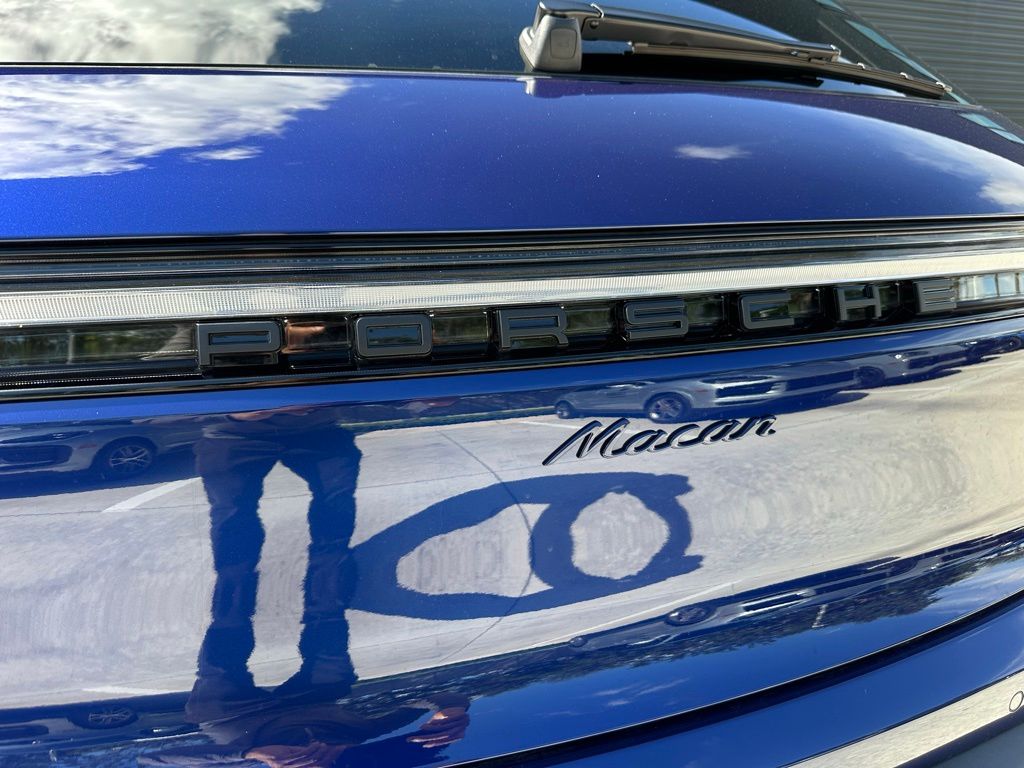 Thumbnail: 2026 Porsche Macan - 14