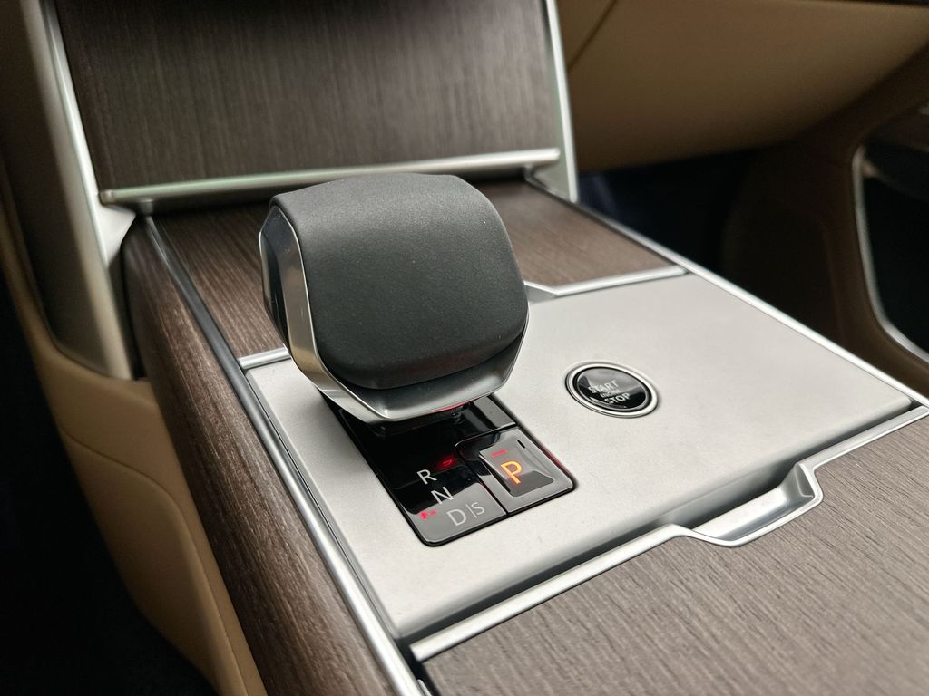 Thumbnail: 2026 Land Rover Range Rover - 12