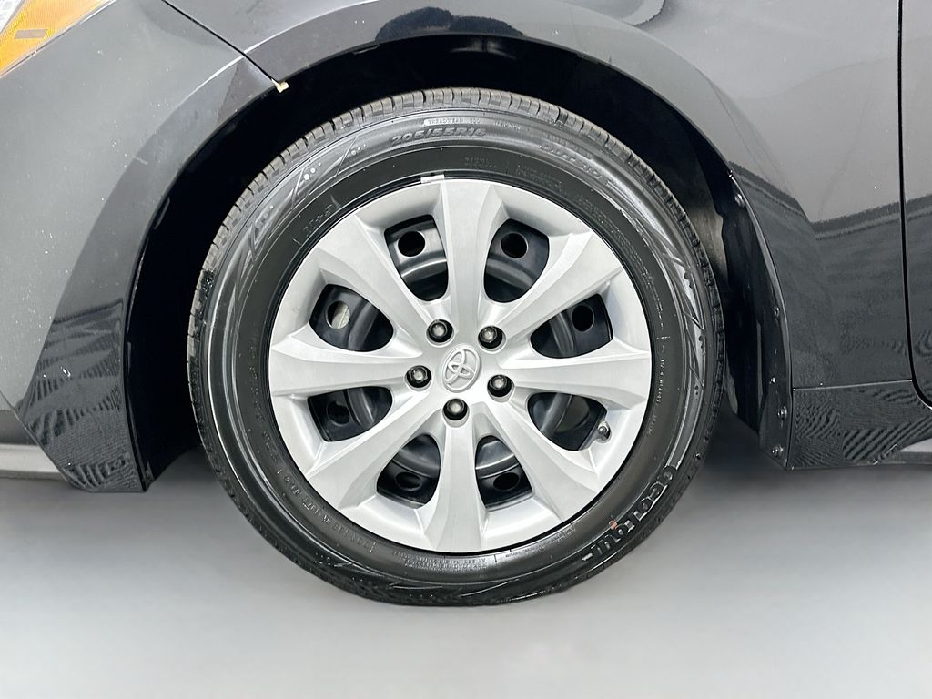 2023 Toyota Corolla LE 29