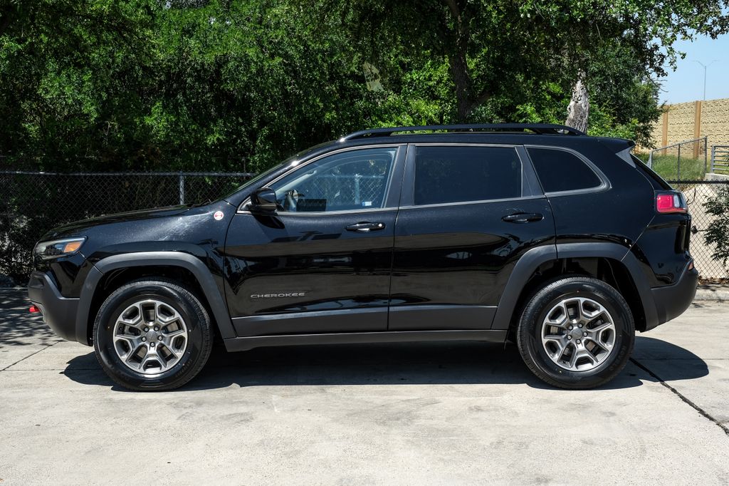 used 2022 Jeep Cherokee car, priced at $25,800