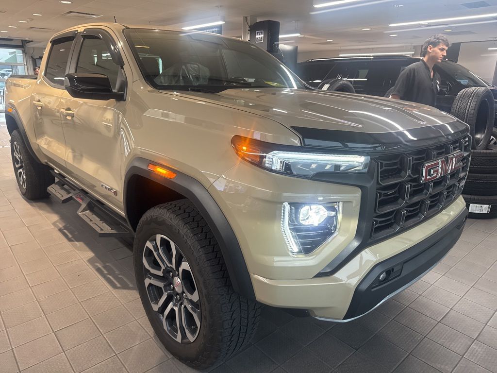 2023 GMC Canyon 4WD AT4 Crew Cab Short Box's photo