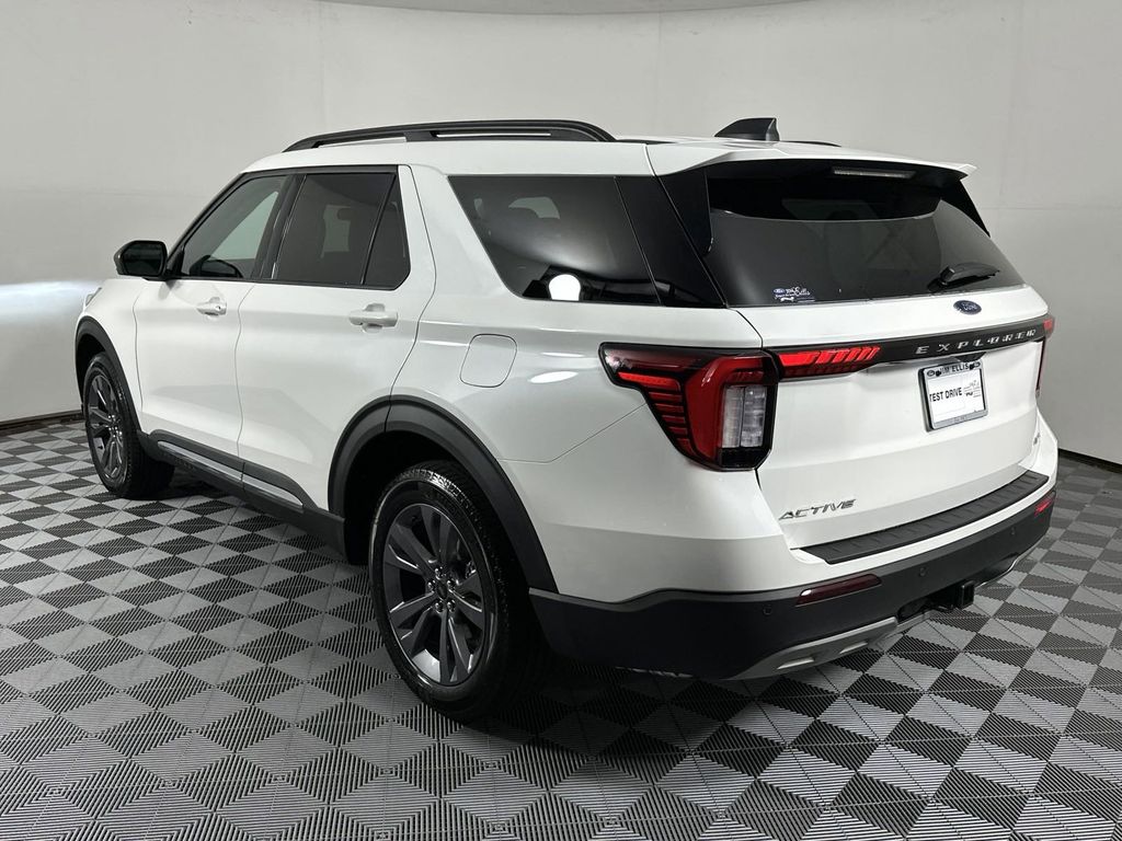 2025 Ford Explorer Active 5