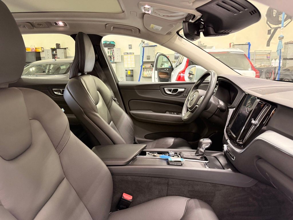 Thumbnail: 2020 Volvo XC60 - 29