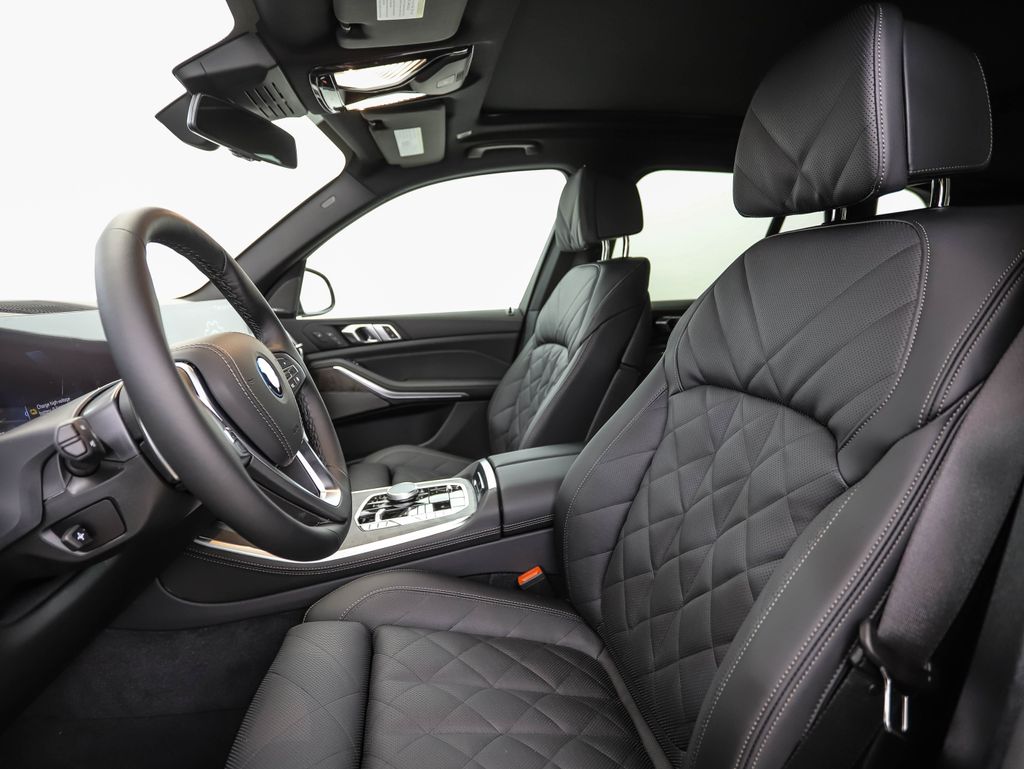 Thumbnail: 2026 BMW X5 - 11