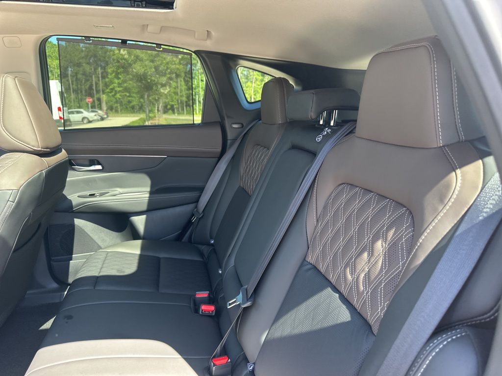 2025 Champagne Silver Metallic Nissan Murano Platinum AWD SUV