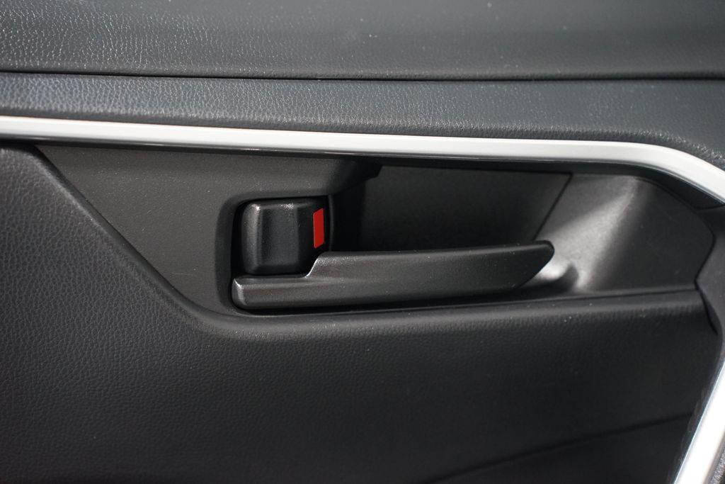 Thumbnail: 2023 Toyota RAV4 - 30