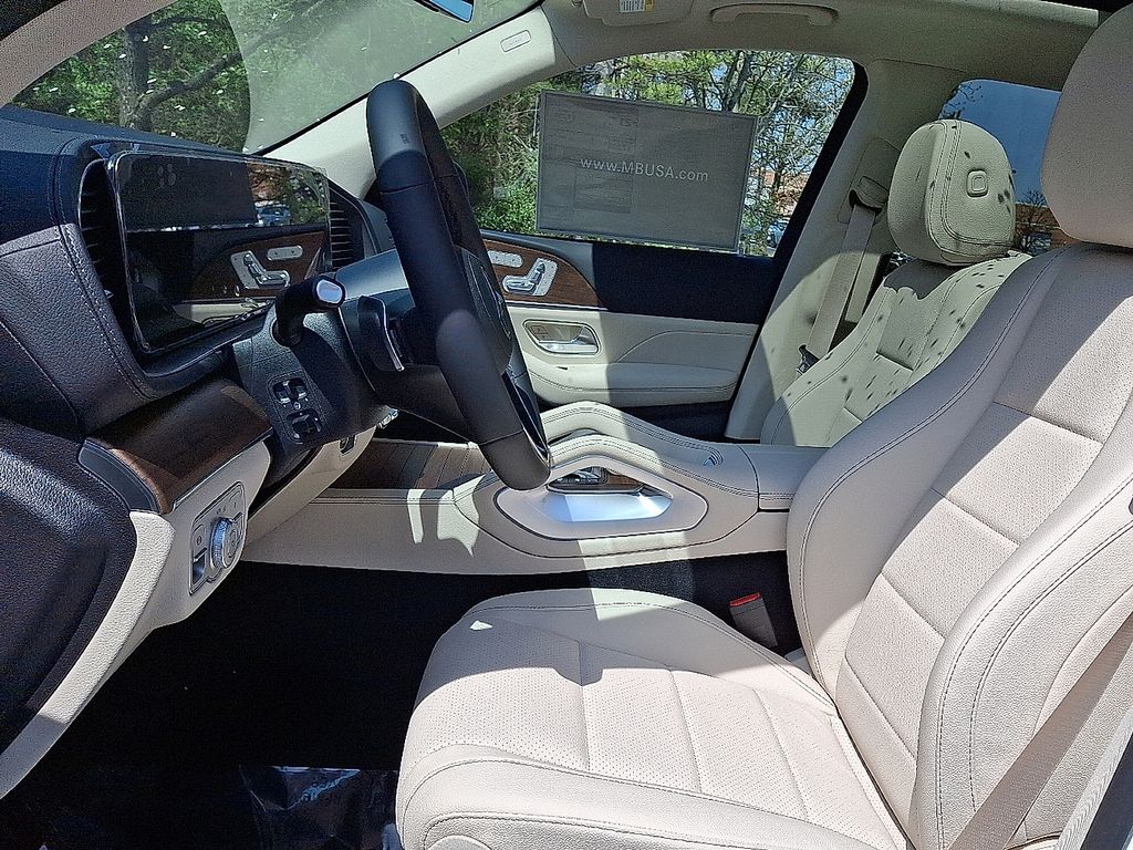 Thumbnail: 2026 Mercedes-Benz GLS - 10