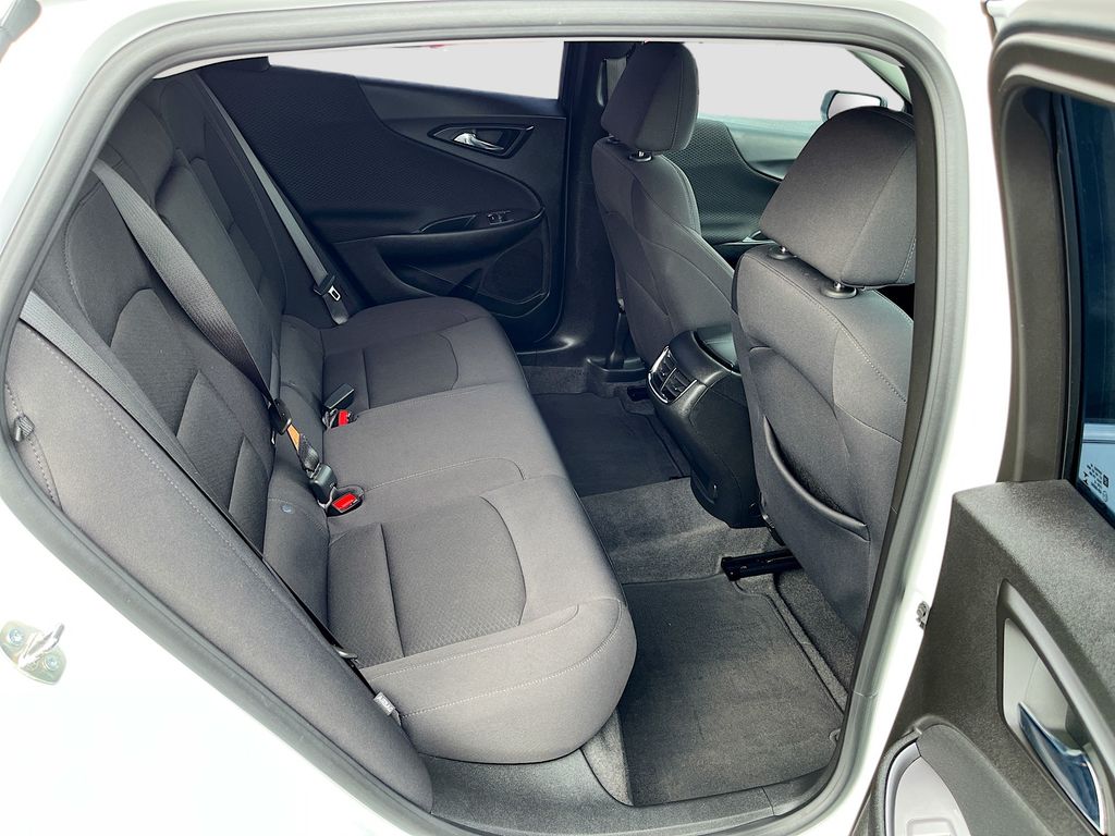 Used 2024 White Chevrolet LT image 27