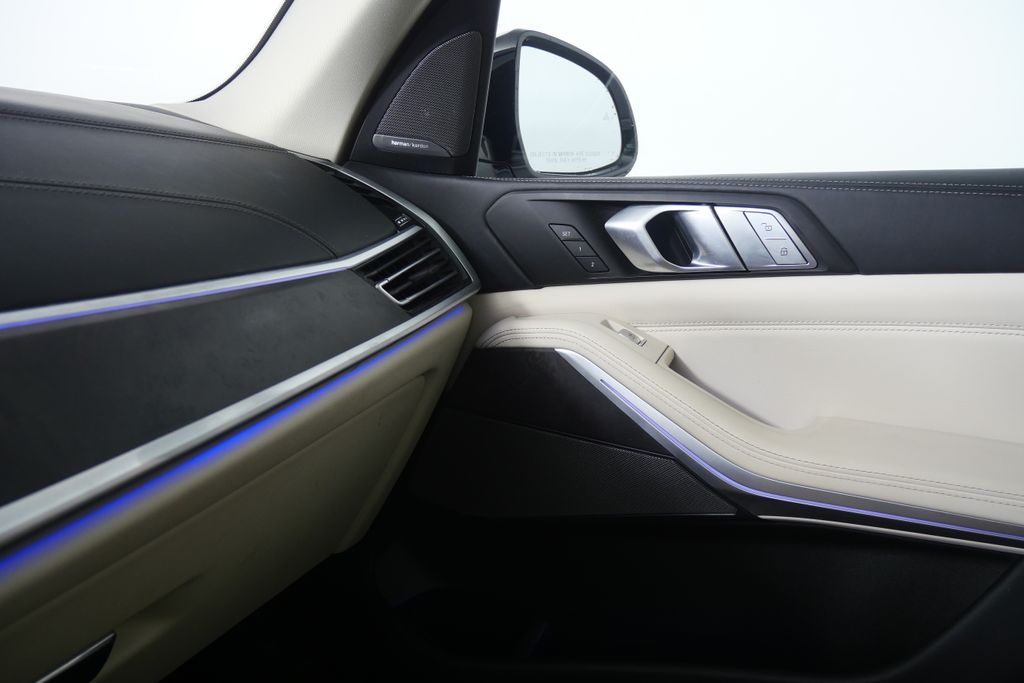 Thumbnail: 2022 BMW X7 - 28