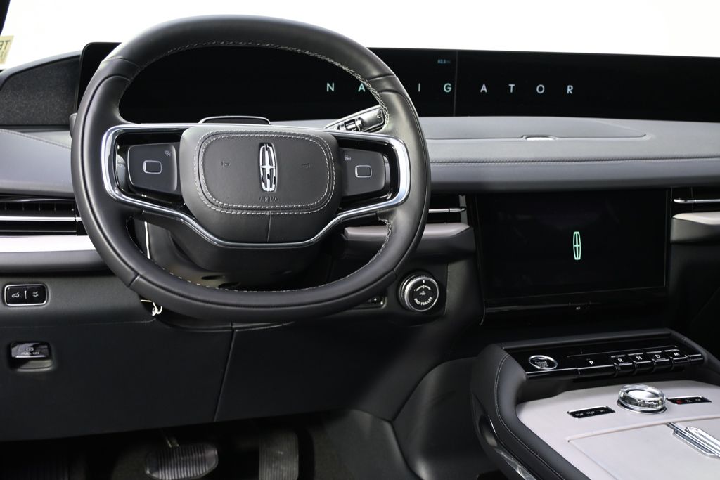 New 2026 Black Lincoln Reserve image 12