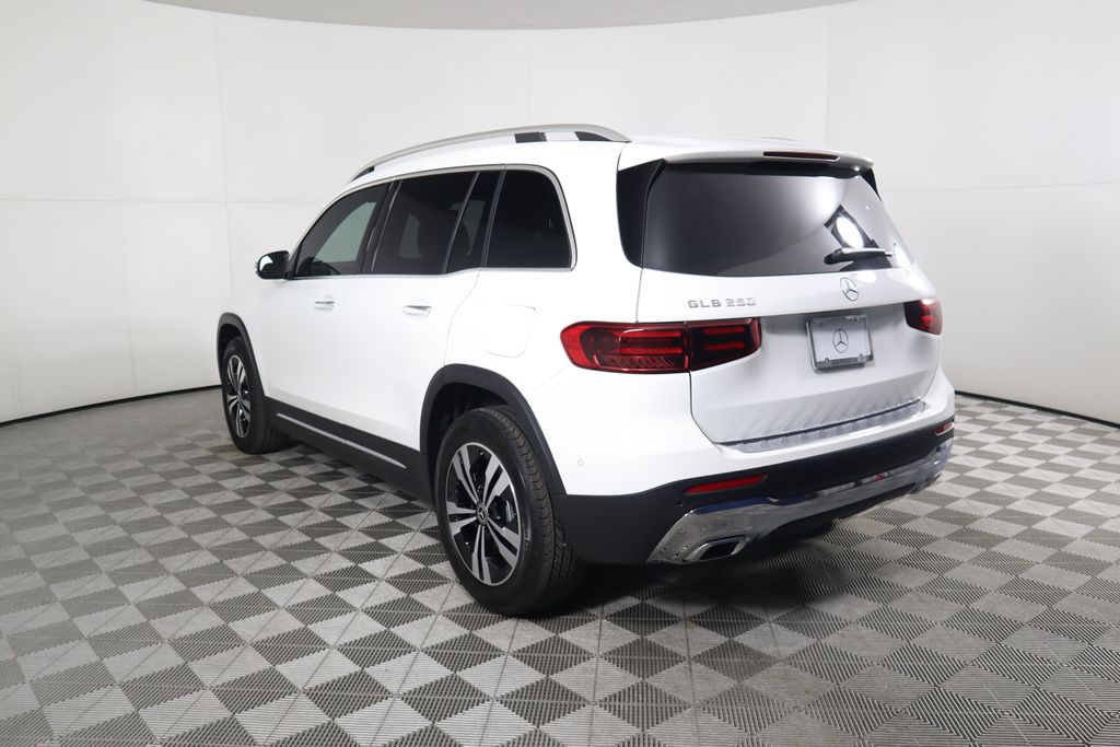 Thumbnail: 2025 Mercedes-Benz GLB - 7