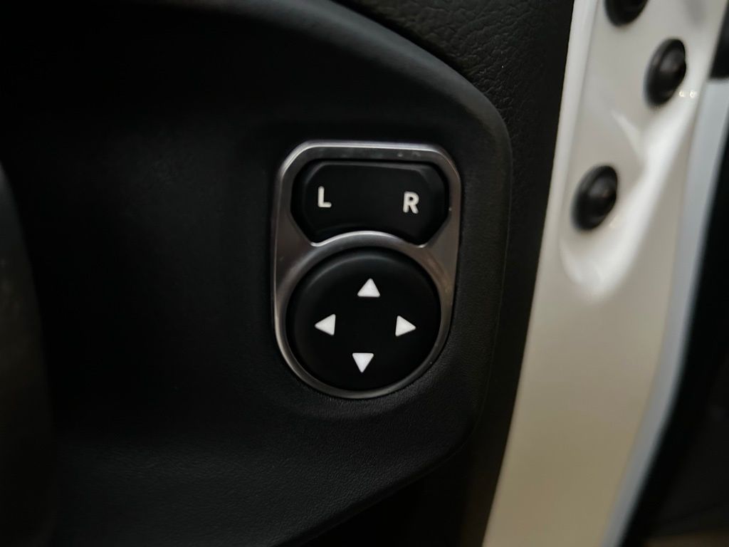 Thumbnail: 2023 Jeep Gladiator - 17