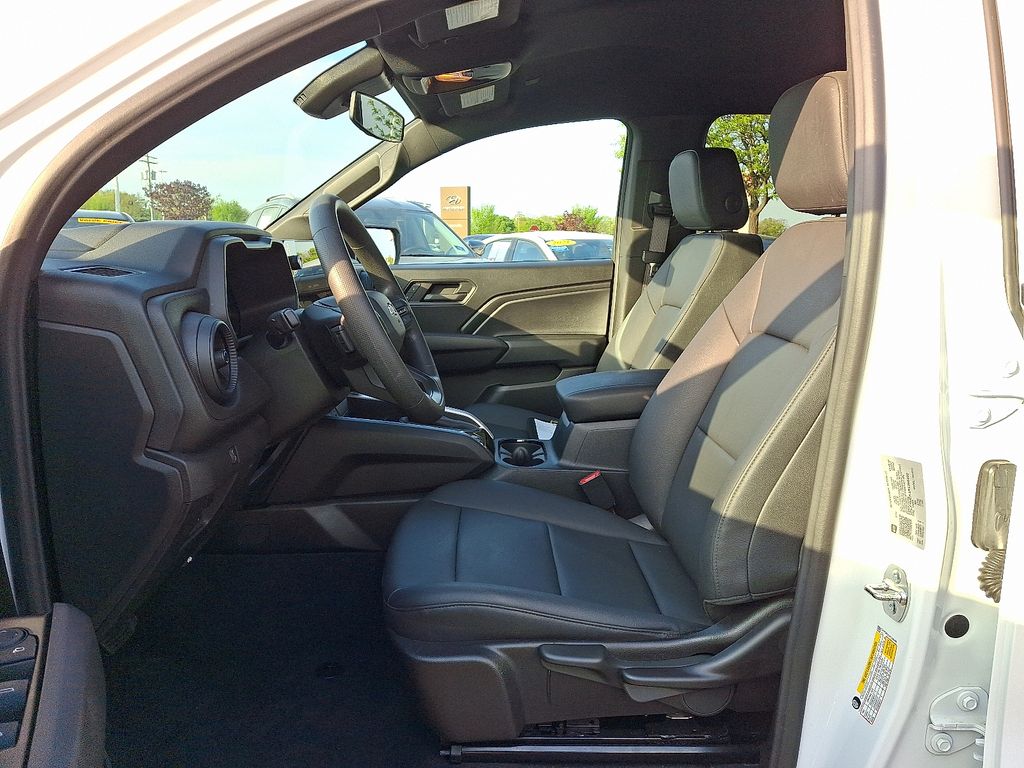 Thumbnail: 2024 Chevrolet Colorado - 14